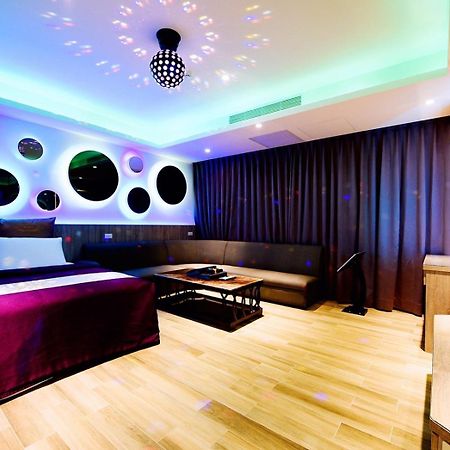 Meng Siang Motel Pingzhen Buitenkant foto