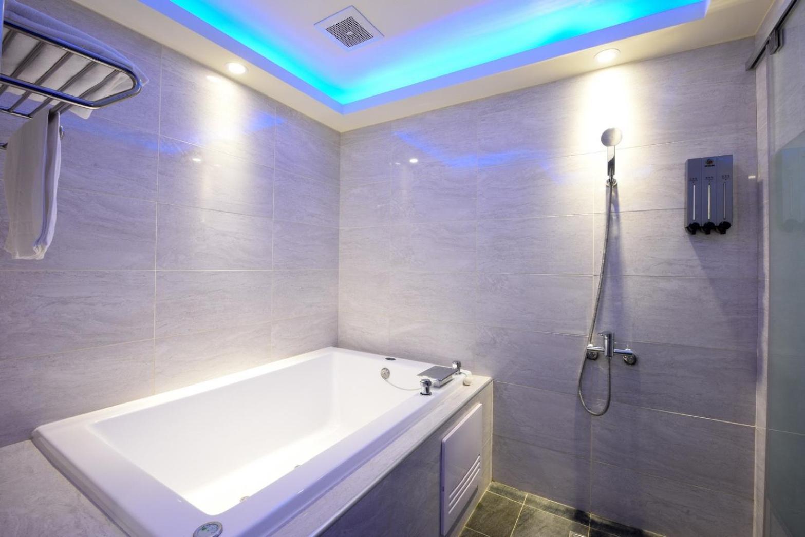 Meng Siang Motel Pingzhen Buitenkant foto